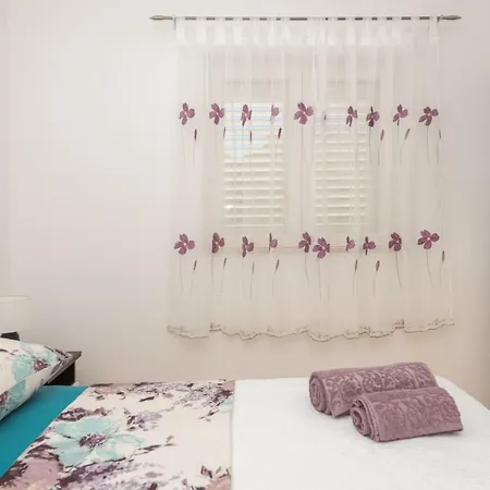 Violet Apartment Makarska