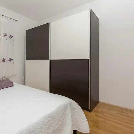 Apartment Violet *