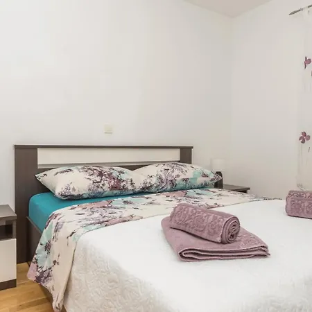 Apartment Violet Makarska