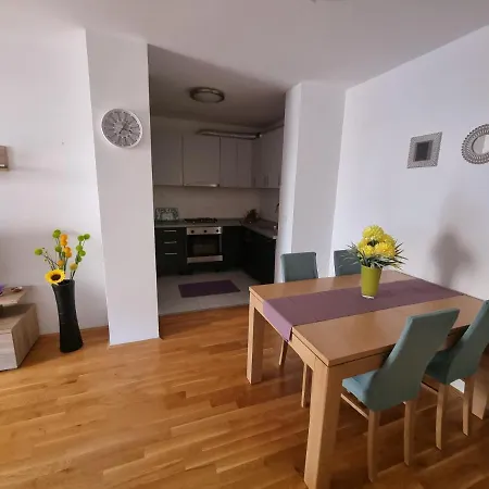 Violet Apartment Makarska